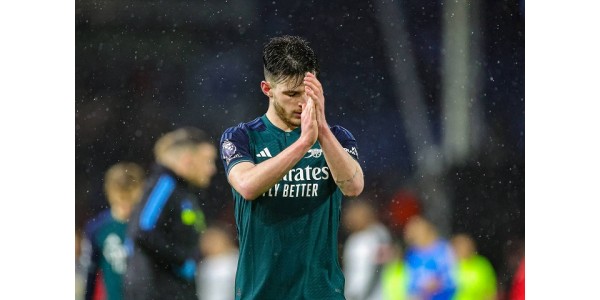 Jogadores do Arsenal perdem a paciência após três derrotas consecutivas Jogadores do Arsenal perdem a paciência após três derrotas consecutivas